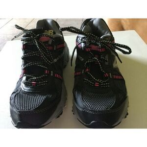 NEW BALANCE 410 v4 black ankle top sneakers sz 8